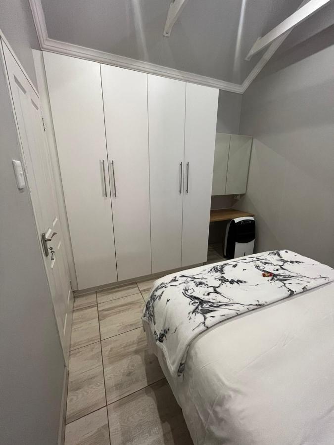 Zen Stone Guest House Postmasburg Εξωτερικό φωτογραφία